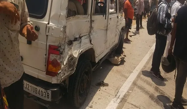जोधपुर में बेकाबू ट्रक ने किनारे खड़ी बोलेरो को मारी टक्कर, हादसे में 2 लोगों की मौत, एक घायल